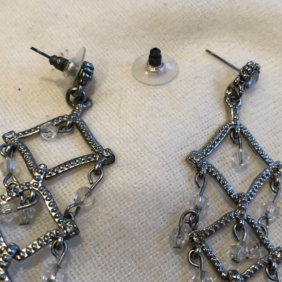 NWOT crystal drop post pierced earrings - Picture 7 of 7